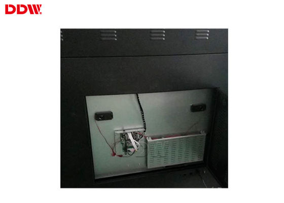 대중음식점 자유로운 서 있는 간이 건축물 디지털 방식으로 Signage 50/60 HZ의 500cd/m2 상업적인 디지털 방식으로 Signage DDW-AD6501SN