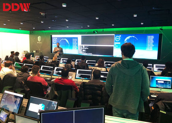 1.7 Mm 내로우 베젤 CCTV 비디오 월 고정 헤드 디스크 물리적 분해능 1920x1080