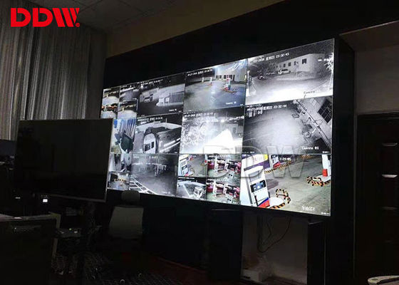 CCTV 관제실을 위한 가벼운 독립형 PC 비디오 월 제어기 4x4
